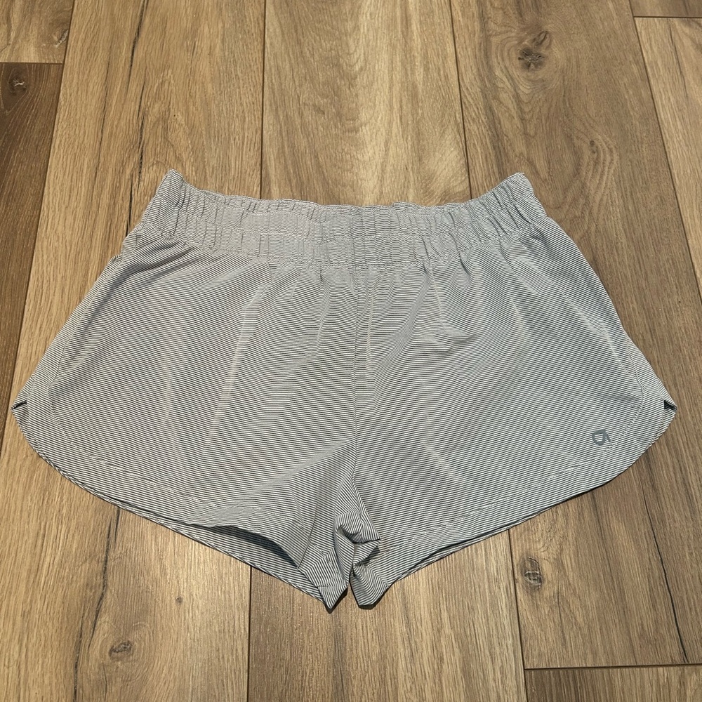 GAP Gray Athletic Shorts Lightweight Performance Gapfit